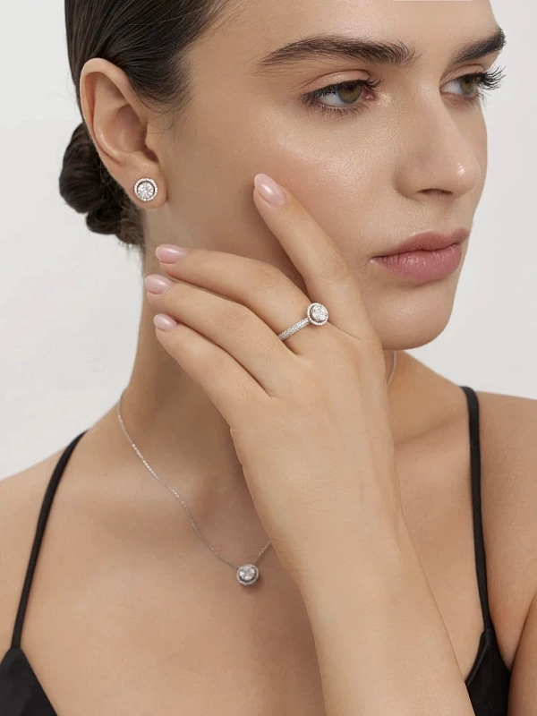 Кольцо Invisible из золота с бриллиантами